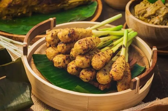 7 Makanan Khas Bali Paling Populer dan Wajib Kamu Coba